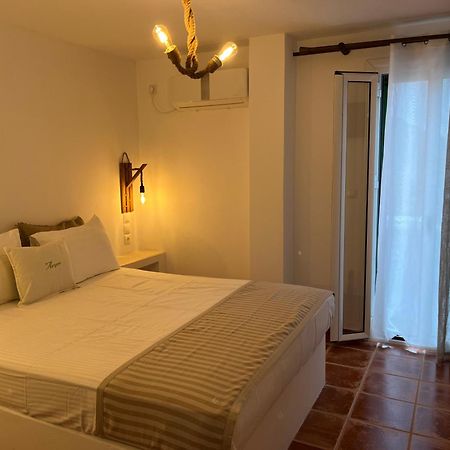 Astrio Suites Livadi  Zewnętrze zdjęcie